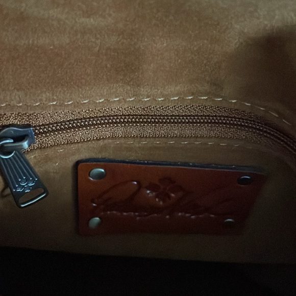 Patricia Nash Novella Crossbody with Kiss Lock - Picture 13 of 17